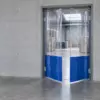 Маятниковая распашная двустворчатая эластичная дверь из ПВХ 270*180